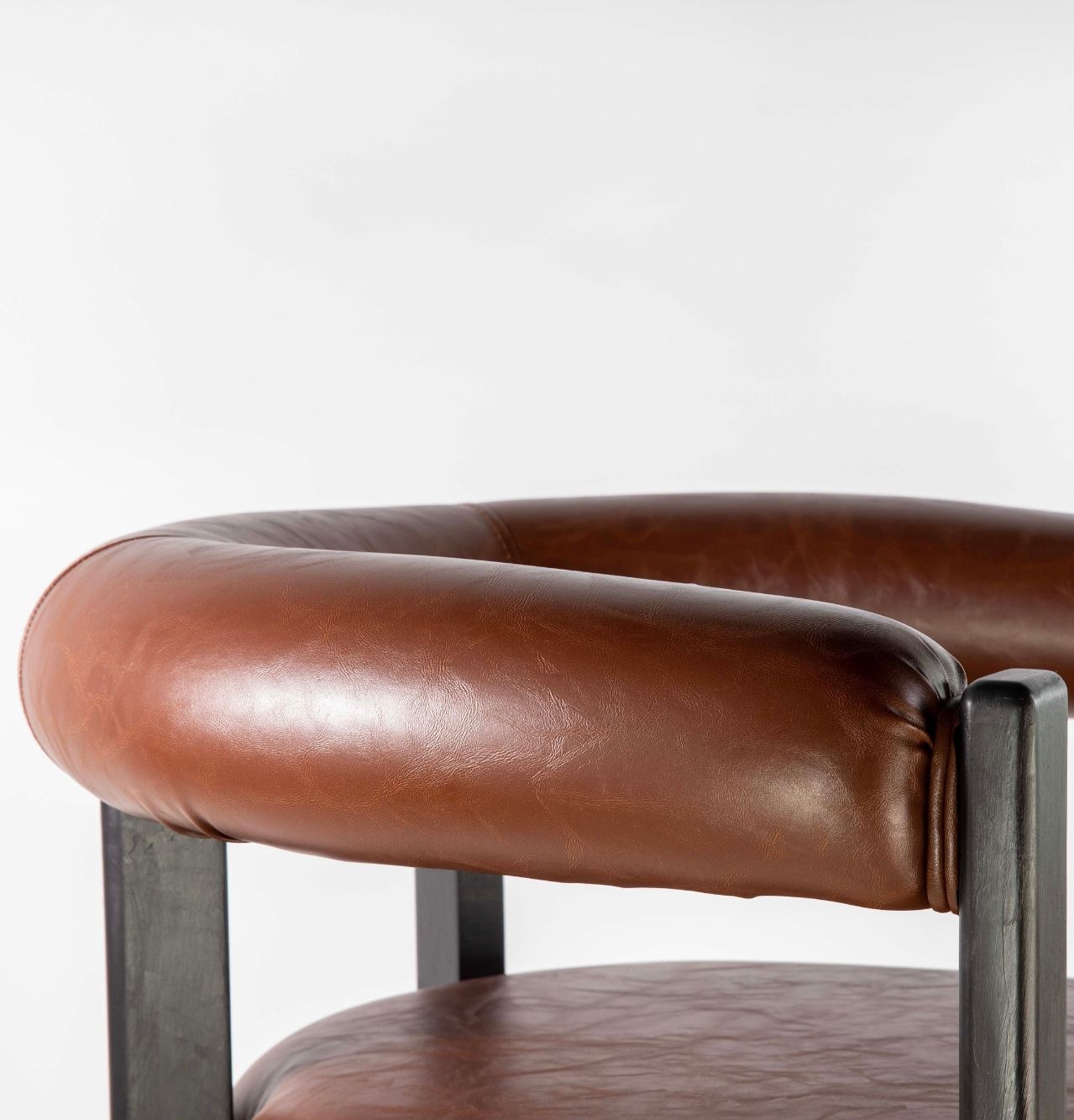 Moi Chair